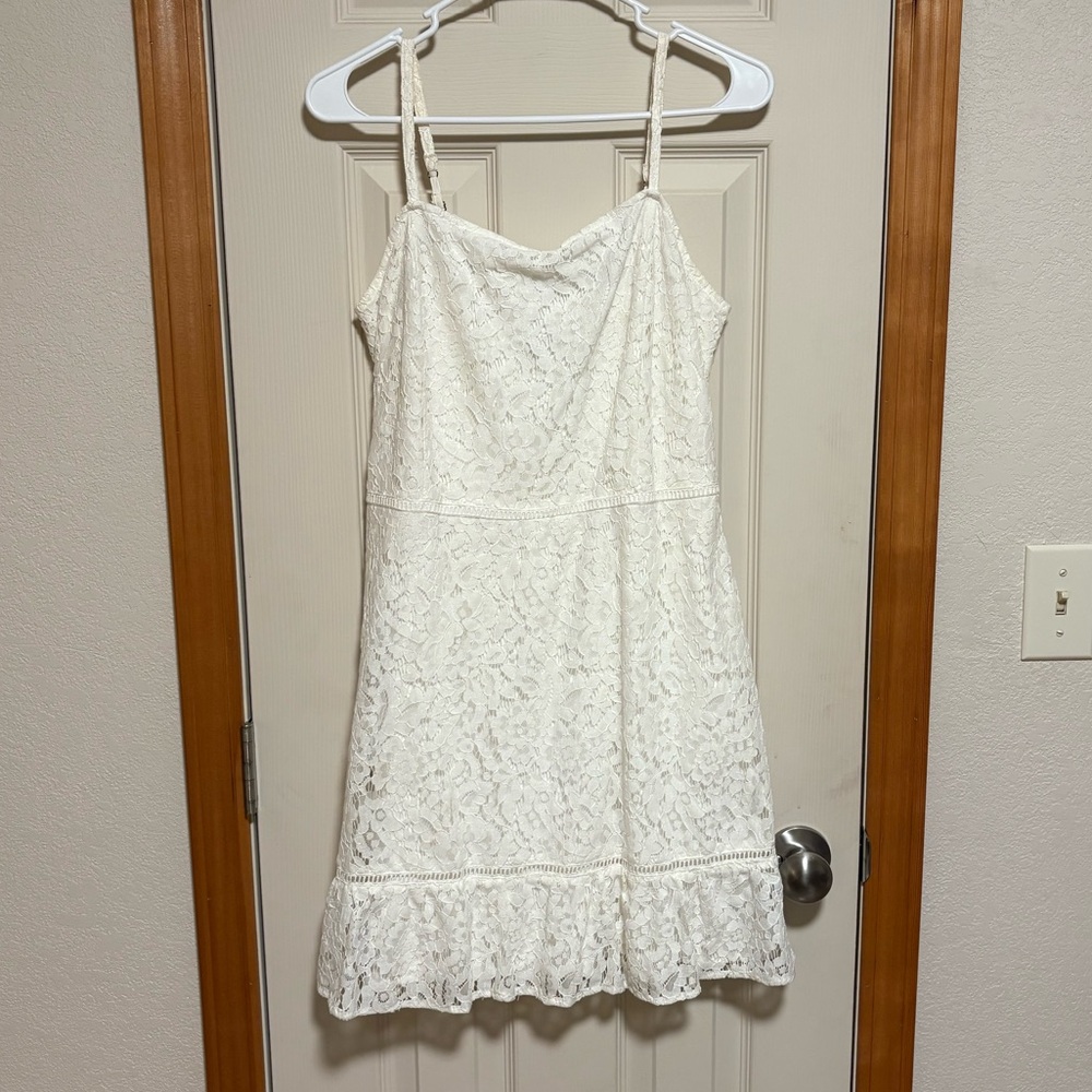 Elegant White Lace Dress